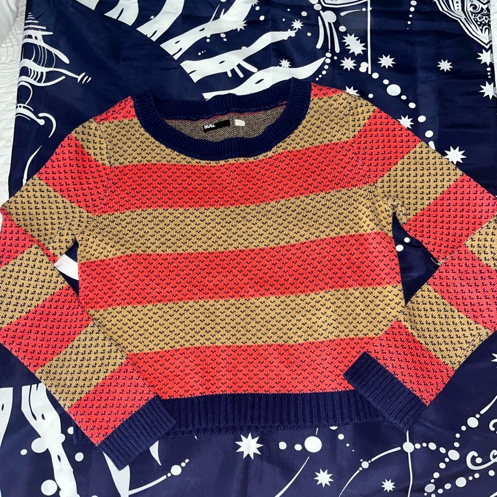 BDG Sweater. Size: S